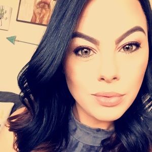 Meet your Posher, Whitney